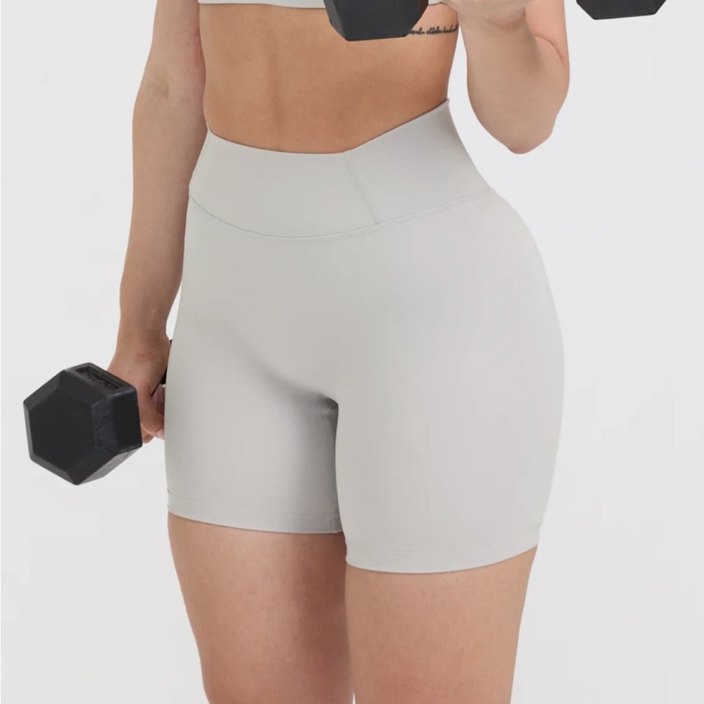 Oner Active TIMELESS HIGH WAISTED SHORTS 6"